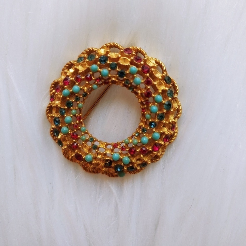 Vintage Sarah Coventry Wreath Brooch